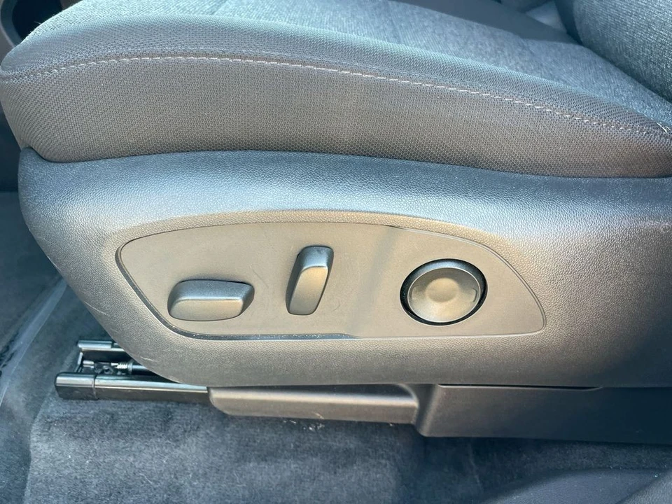 2025 GMC Acadia - Image 10 of 21