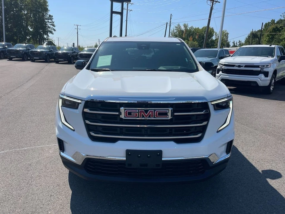 2025 GMC Acadia - Image 8 of 21