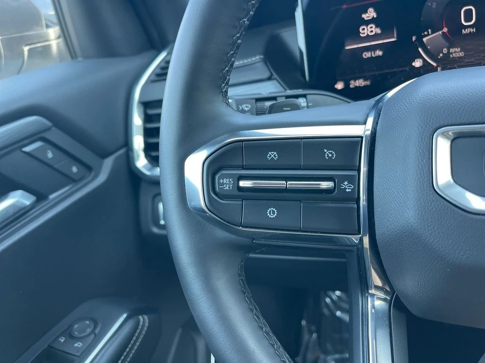2025 GMC Acadia - Image 15 of 21