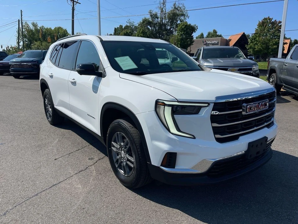 2025 GMC Acadia - Image 7 of 12