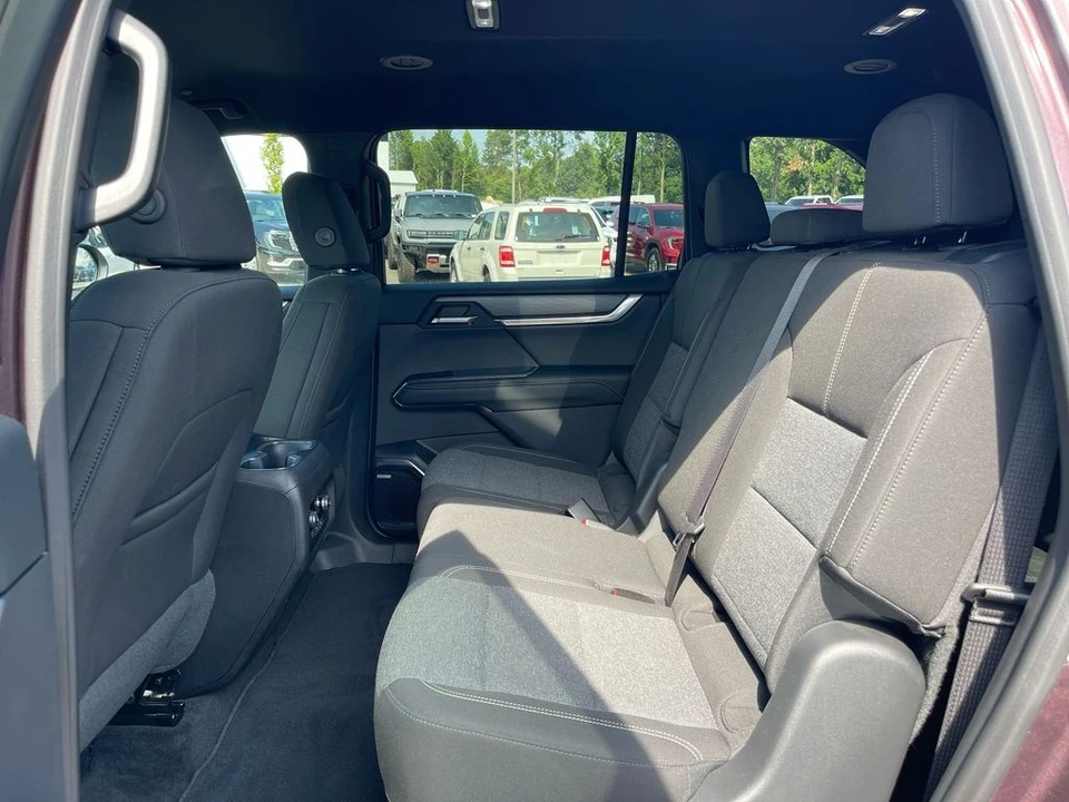 2025 GMC Acadia - Image 11 of 12