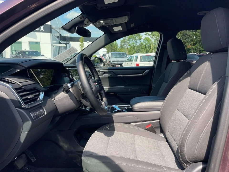 2025 GMC Acadia - Image 9 of 12