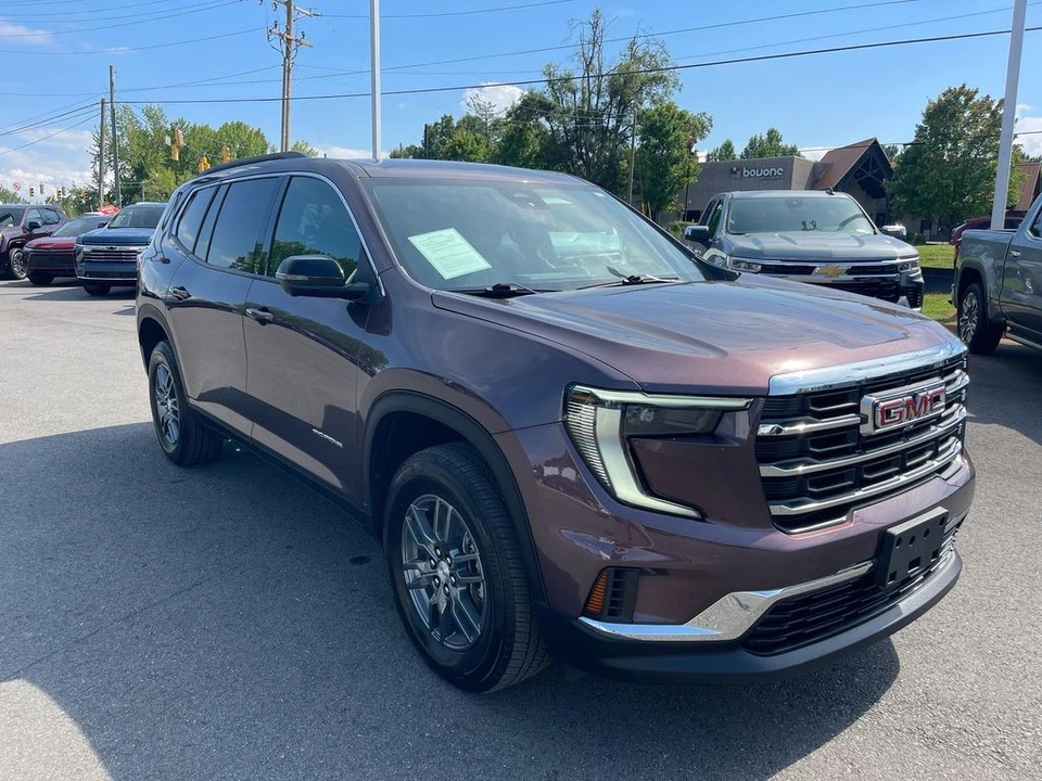2025 GMC Acadia - Image 7 of 12