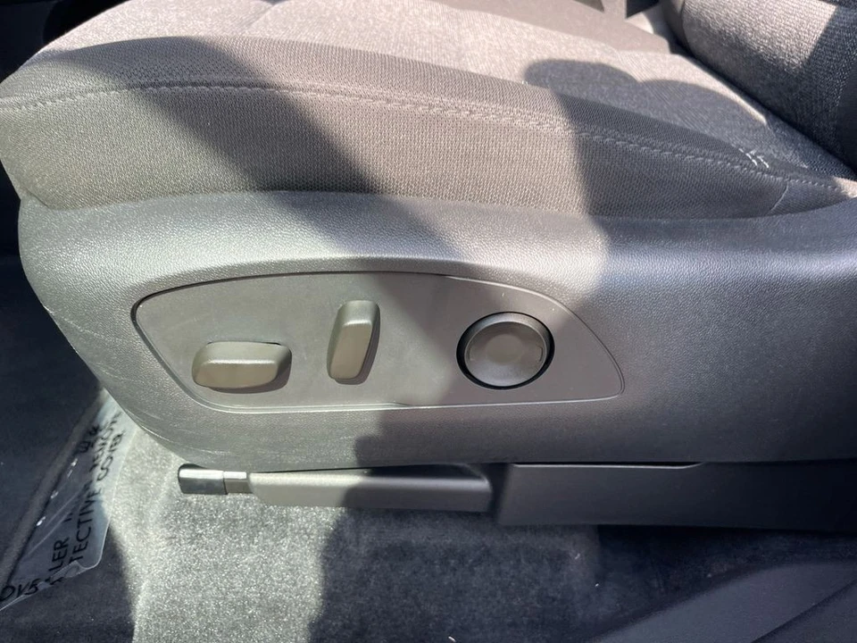 2025 GMC Acadia - Image 10 of 21