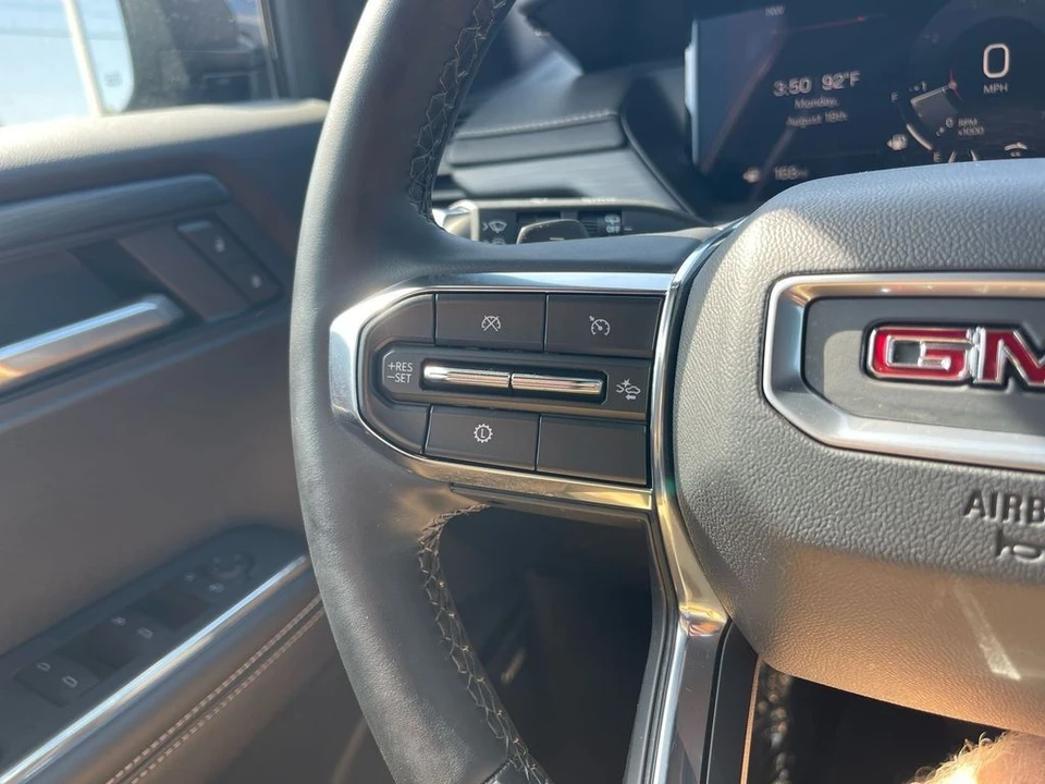2025 GMC Acadia - Image 15 of 21