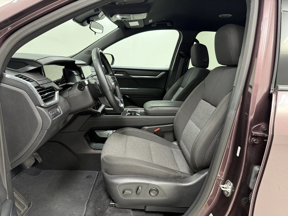 2025 GMC Acadia - Image 17 of 21