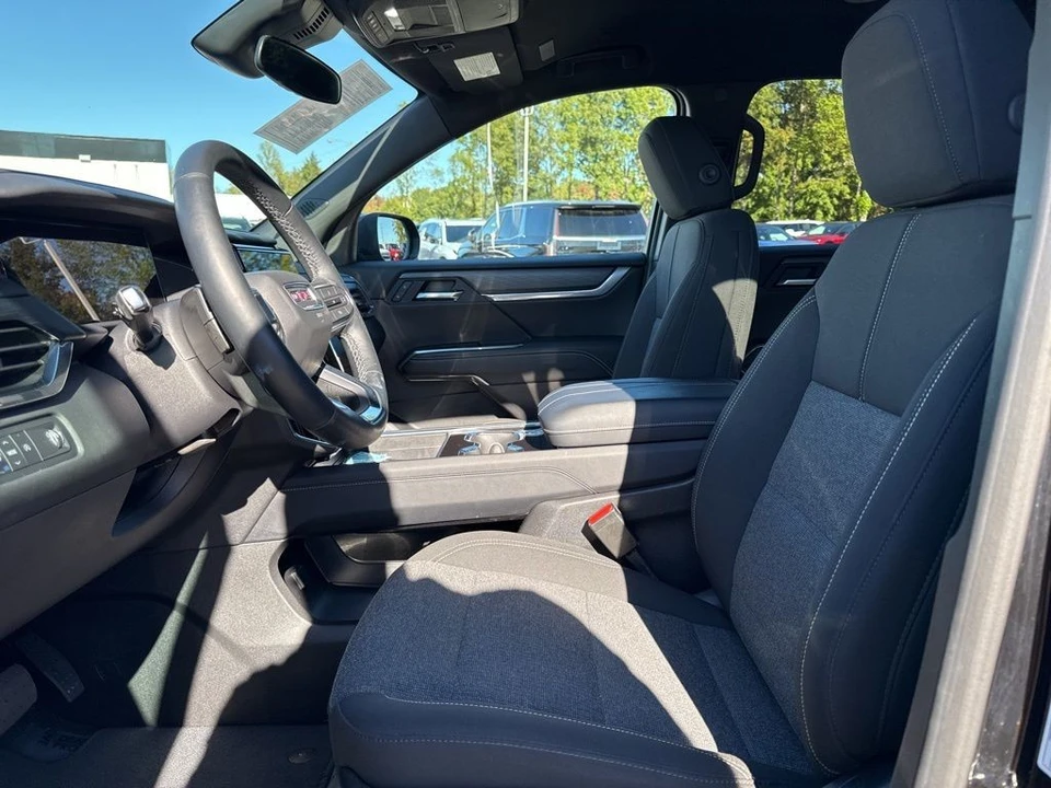 2025 GMC Acadia - Image 9 of 21