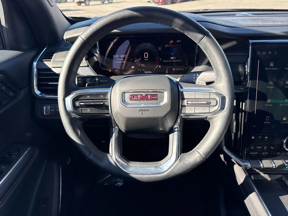 2025 GMC Acadia - Image 14 of 21