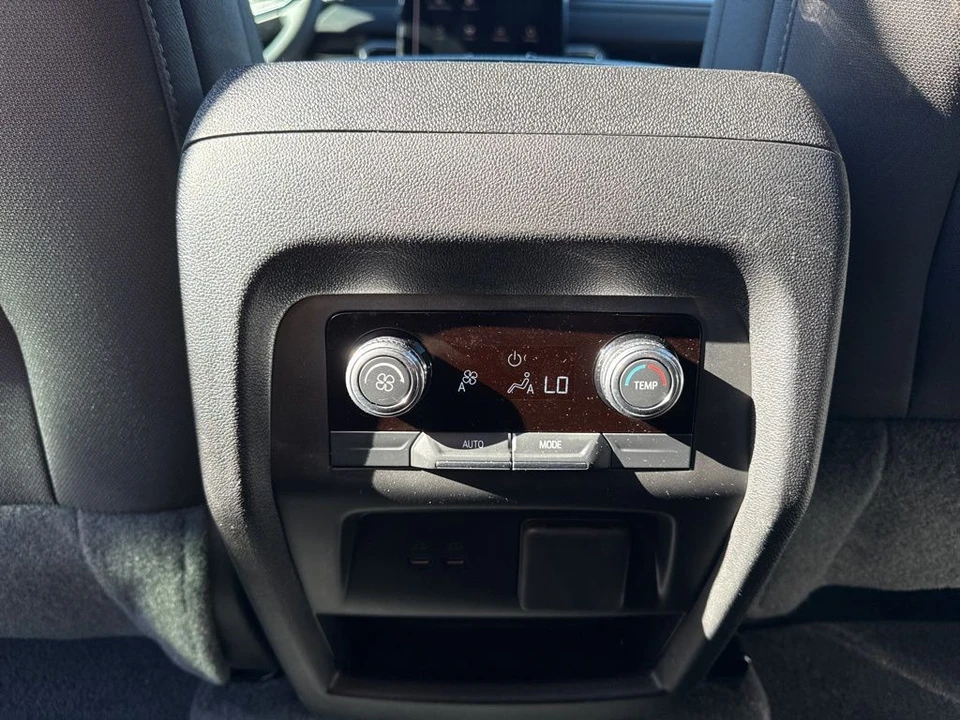 2025 GMC Acadia - Image 12 of 21