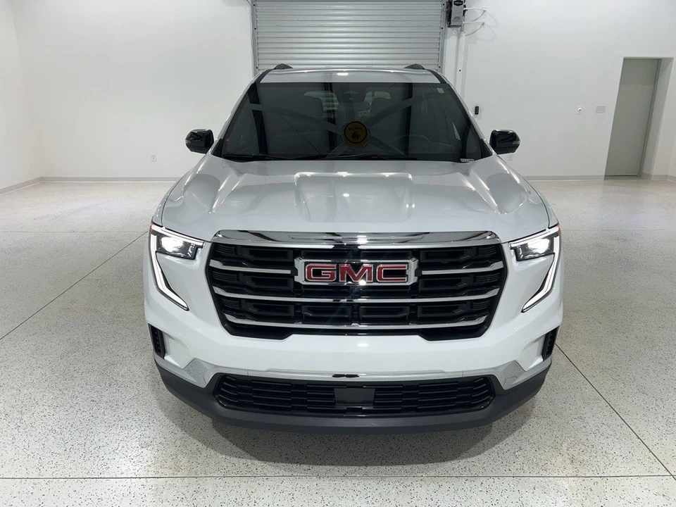 2025 GMC Acadia - Image 8 of 21