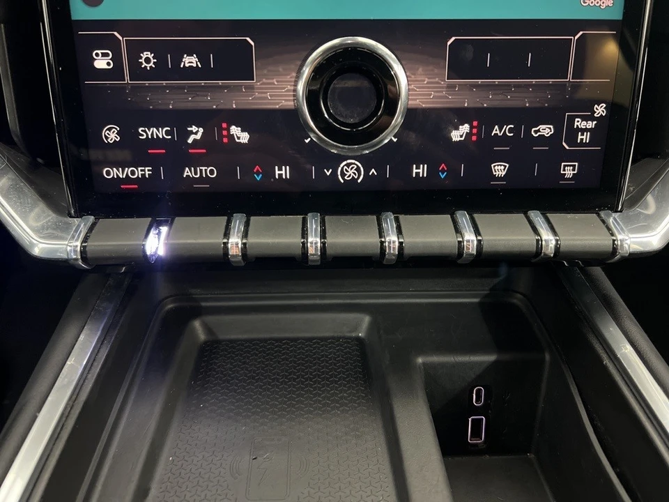 2025 GMC Acadia - Image 16 of 21