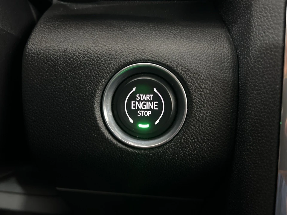 2025 GMC Acadia - Image 15 of 21