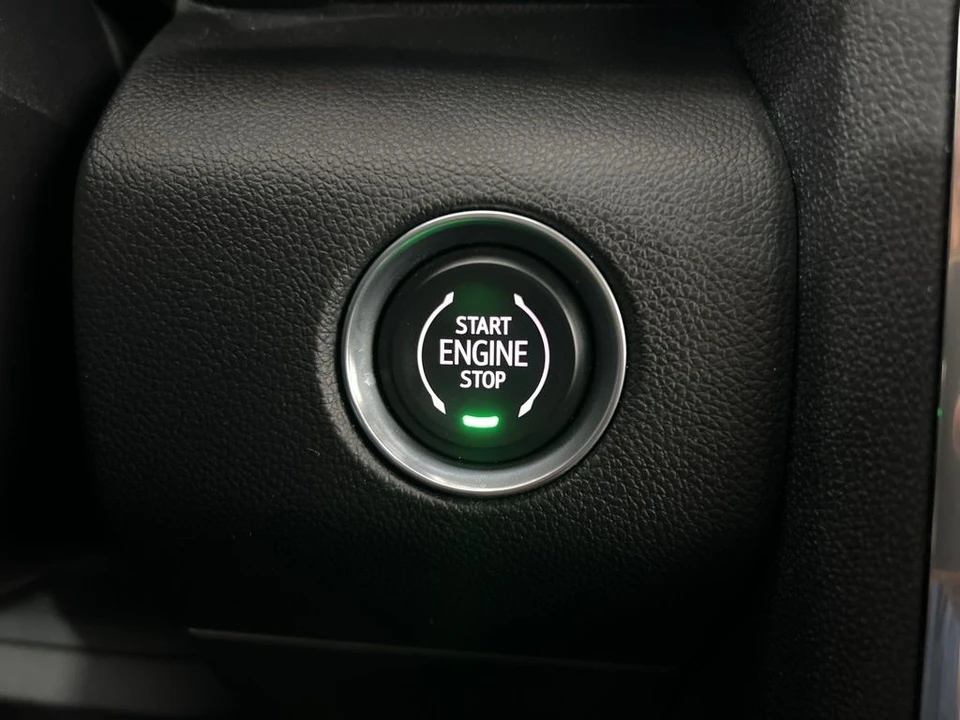 2025 GMC Acadia - Image 15 of 21