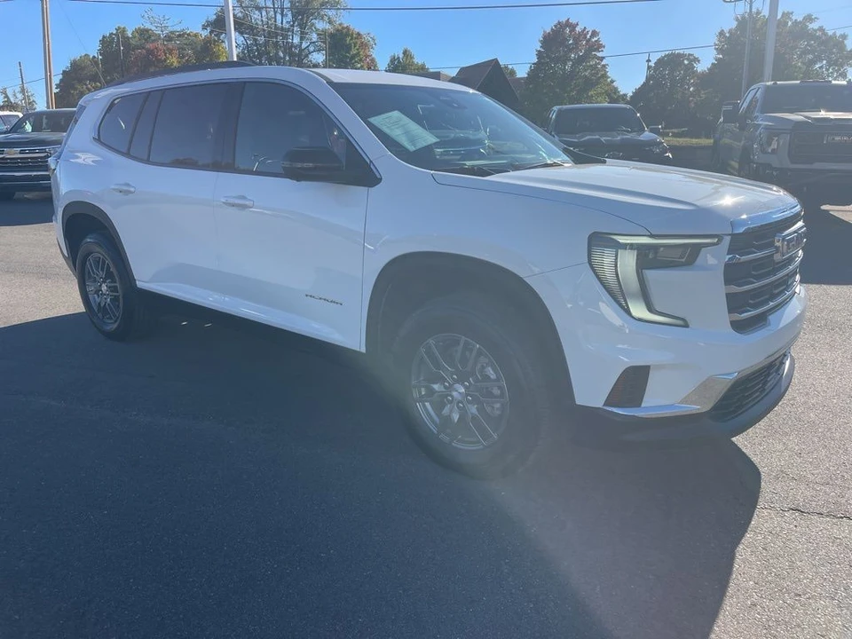 2025 GMC Acadia - Image 7 of 12