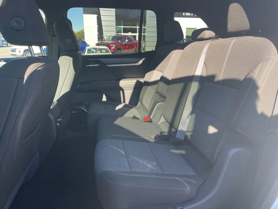 2025 GMC Acadia - Image 11 of 21
