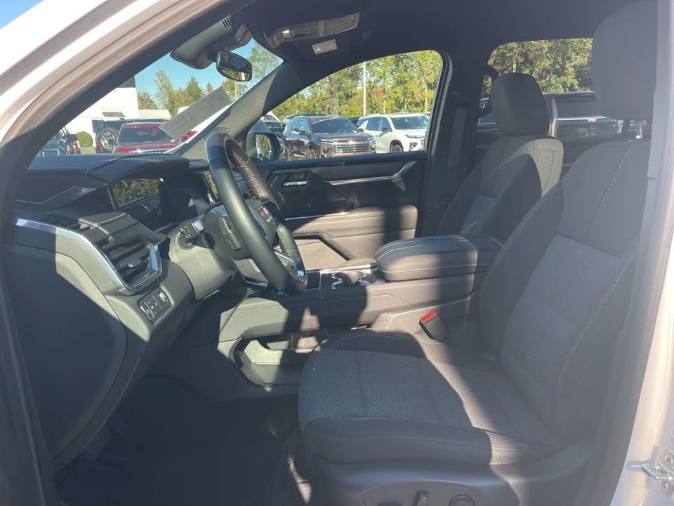 2025 GMC Acadia - Image 9 of 21