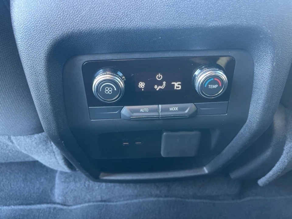 2025 GMC Acadia - Image 13 of 21