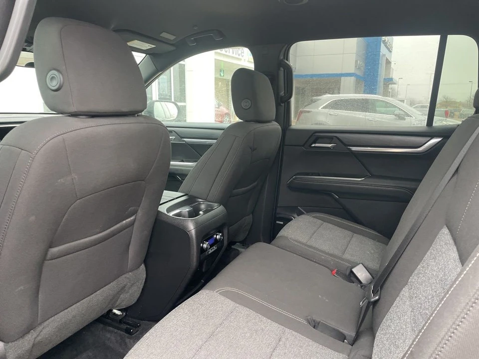 2025 GMC Acadia - Image 9 of 12
