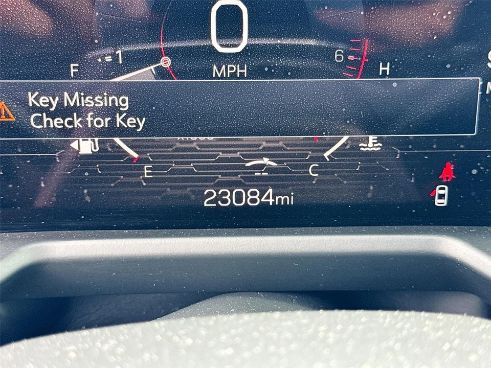 2025 GMC Acadia - Image 12 of 21