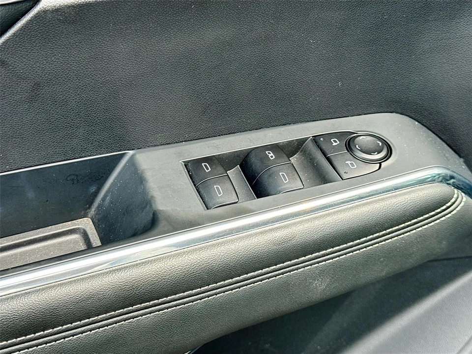 2025 GMC Acadia - Image 18 of 21