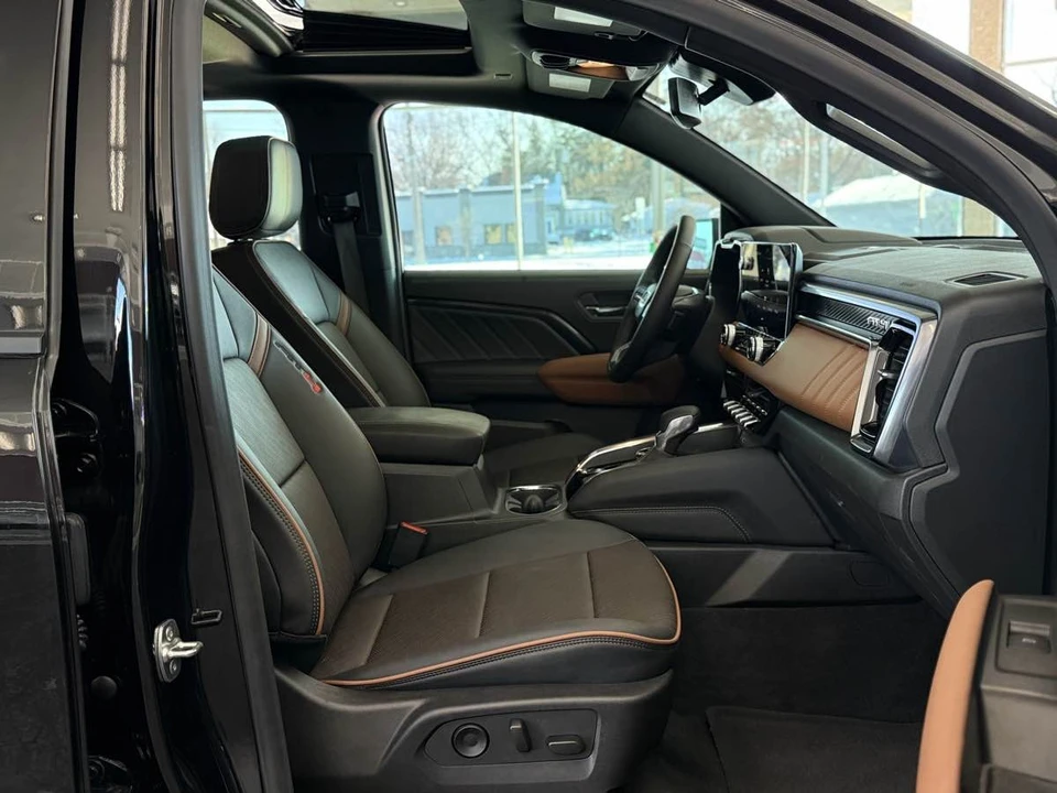 2025 GMC Canyon 2nd Gen - Image 20 of 21