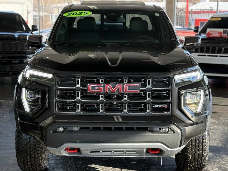 2025 GMC Canyon 2nd Gen - Image 3 of 12
