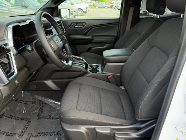 2025 GMC Canyon 2nd Gen - Image 16 of 21