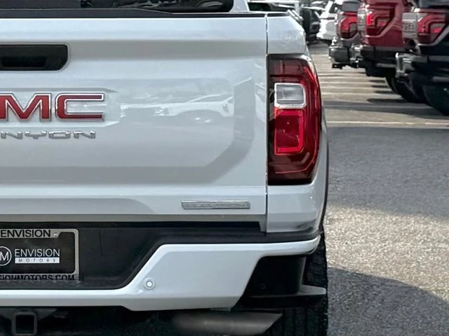 2025 GMC Canyon 2nd Gen - Image 8 of 21