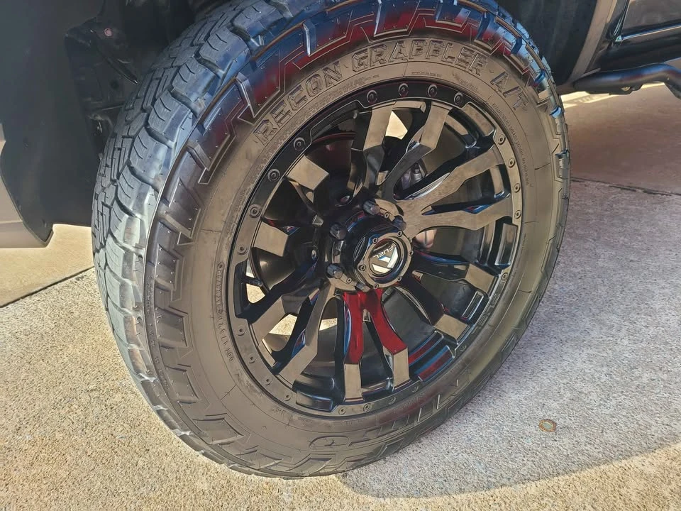 2025 GMC Canyon - Image 2 of 14