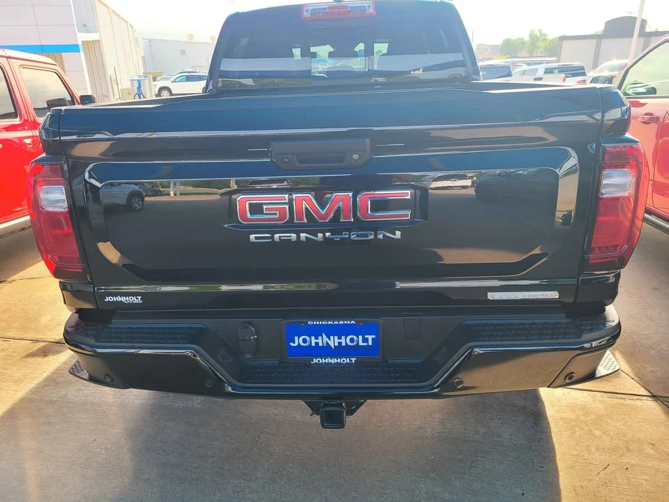 2025 GMC Canyon - Image 6 of 14