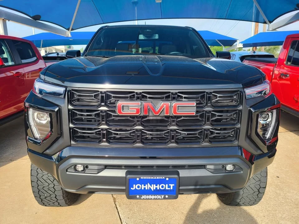 2025 GMC Canyon - Image 11 of 14