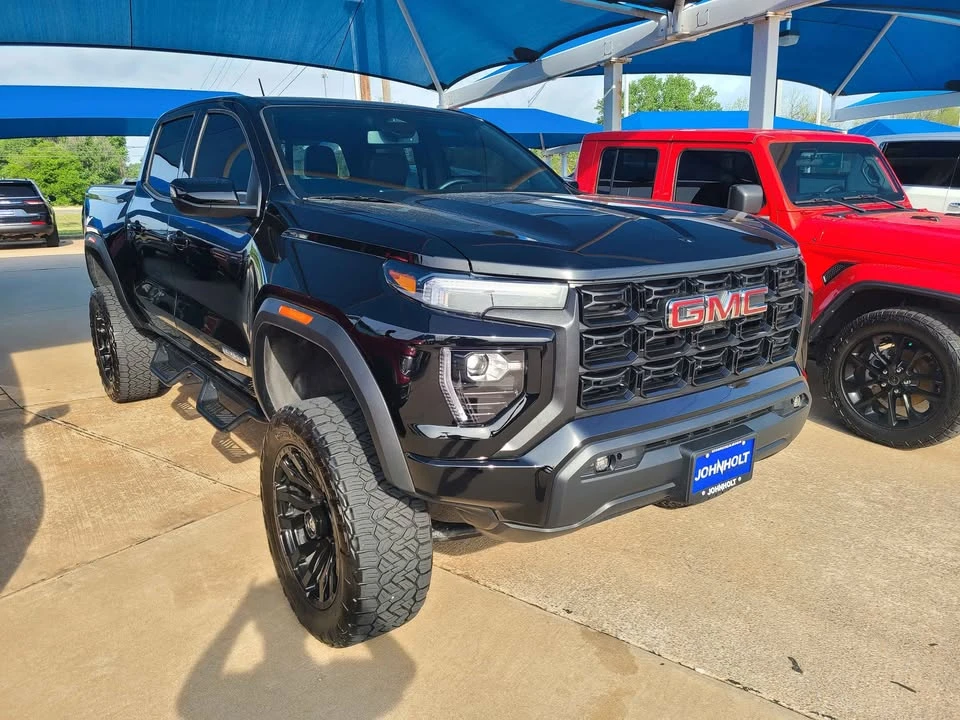 2025 GMC Canyon - Image 10 of 14