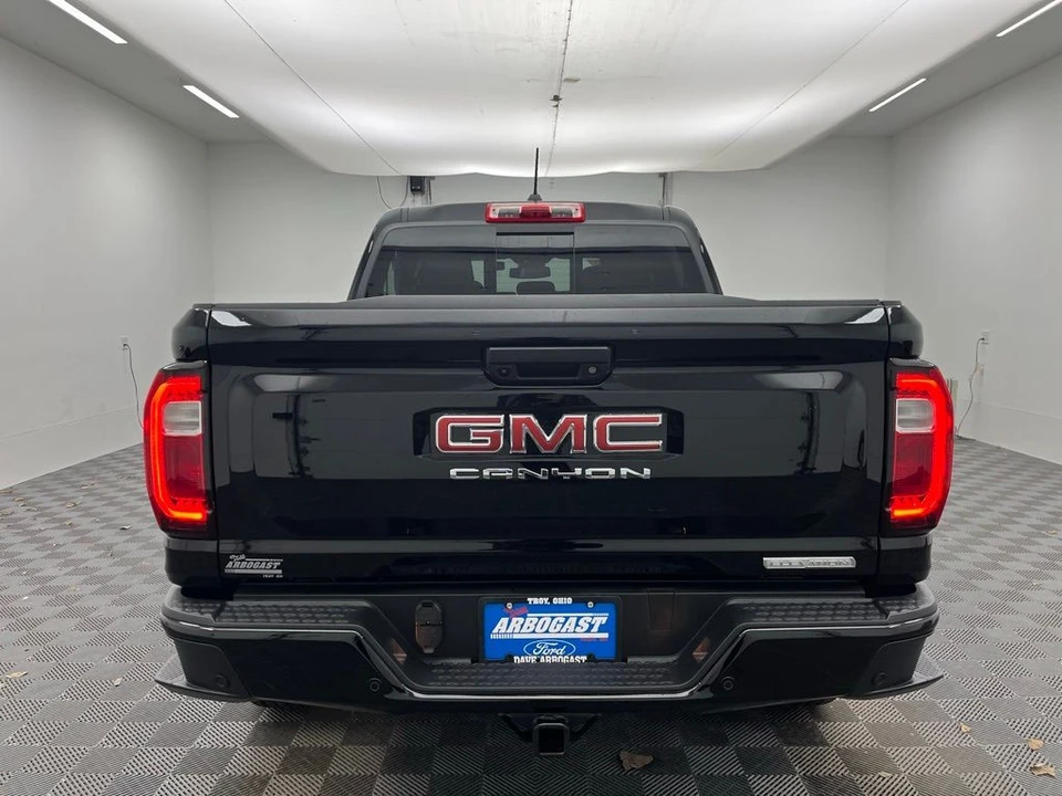 2025 GMC Canyon 2nd Gen - Image 9 of 12