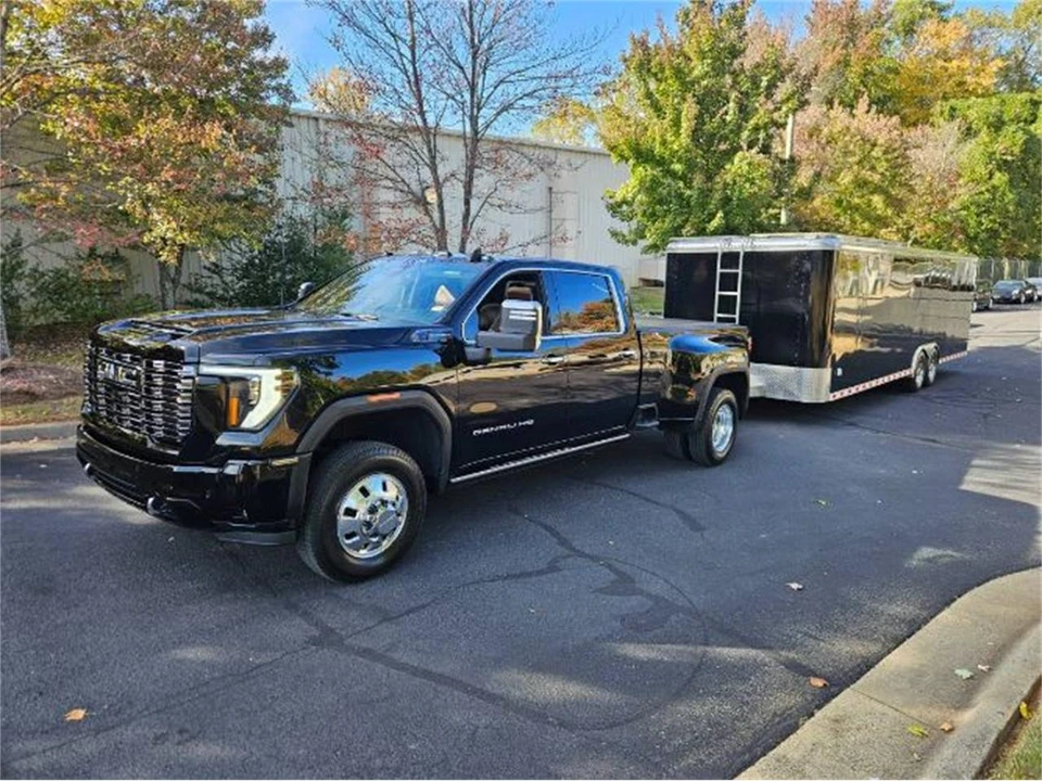 2025 GMC Sierra 5th Gen - Image 9 of 10