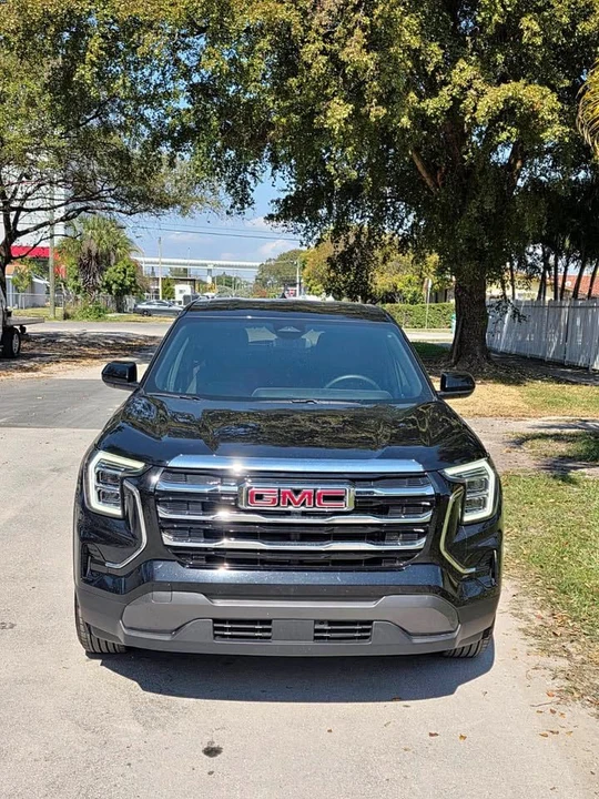 2025 GMC Terrain - Image 2 of 7
