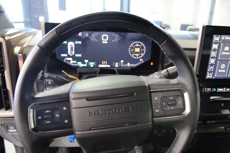 2025 GMC Hummer EV - Image 8 of 8