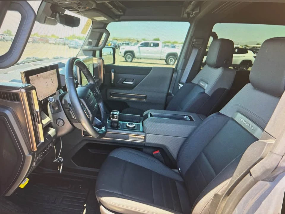 2025 GMC Hummer EV - Image 5 of 6