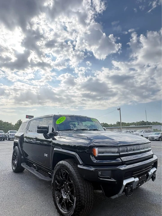 2025 GMC Hummer EV - Image 2 of 8