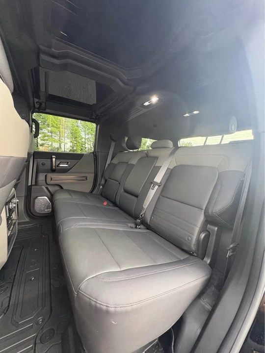2025 GMC Hummer EV - Image 8 of 8