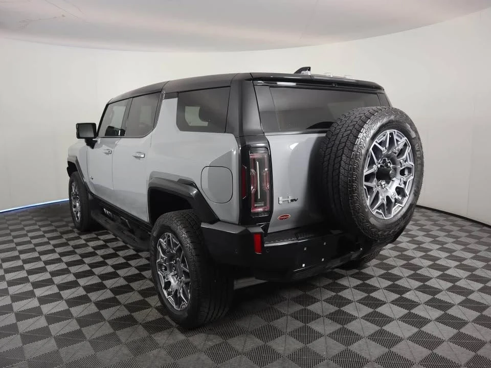 2025 GMC Hummer EV - Image 7 of 17