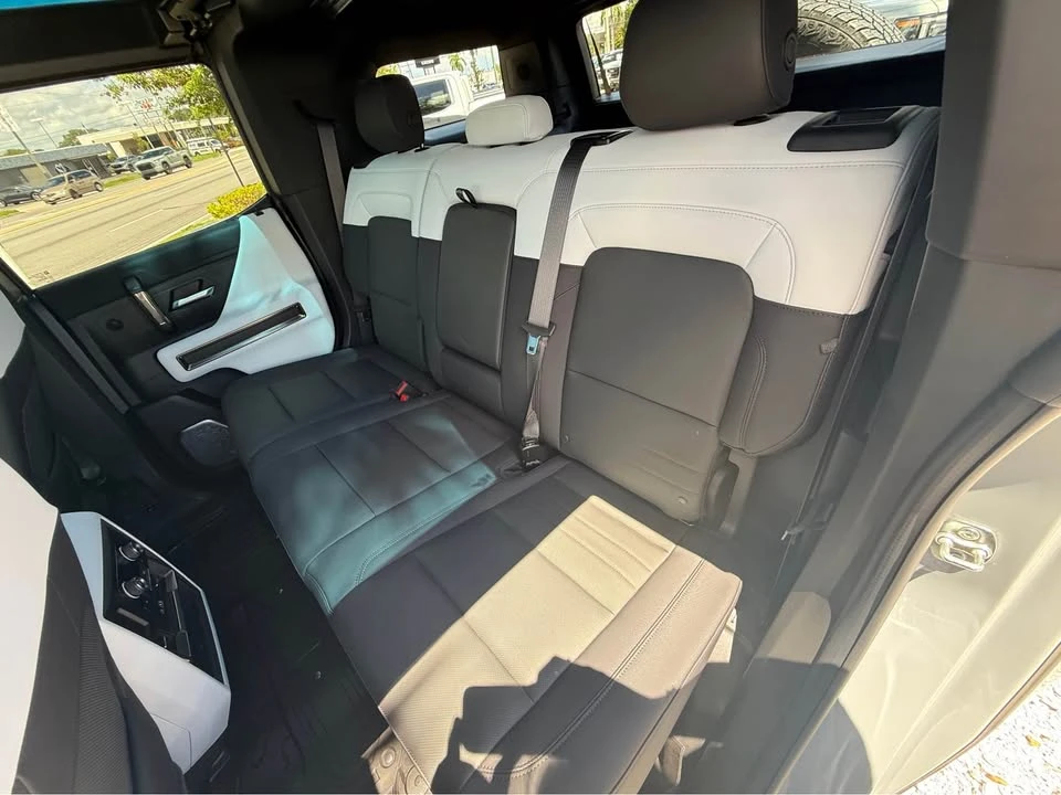 2025 GMC Hummer EV - Image 12 of 17