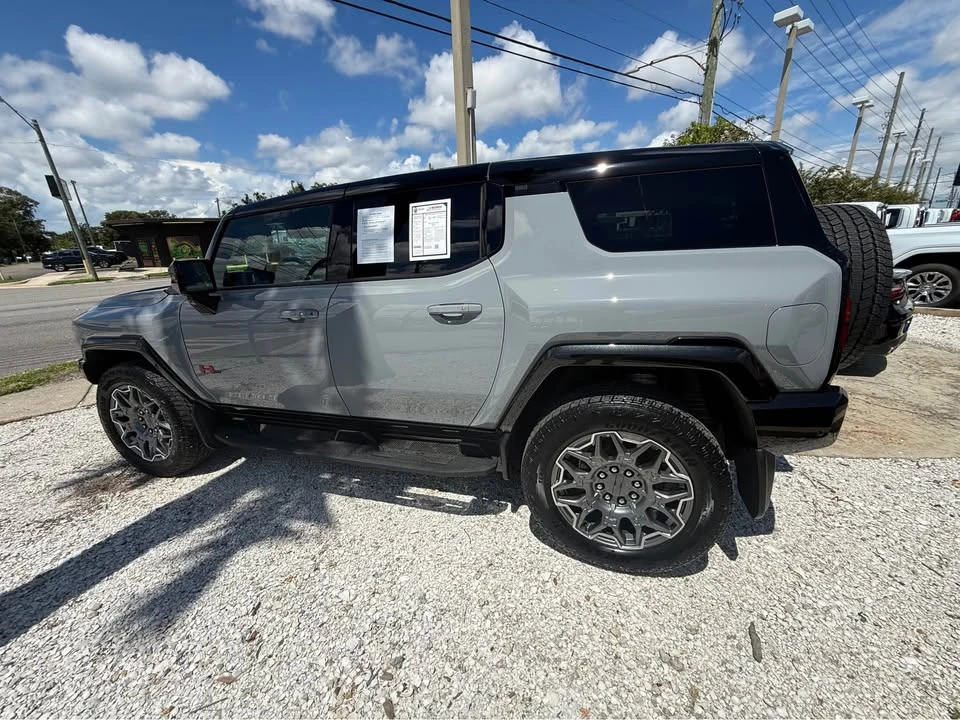 2025 GMC Hummer EV - Image 2 of 17