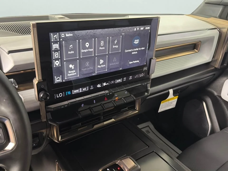 2025 GMC Hummer EV - Image 18 of 20