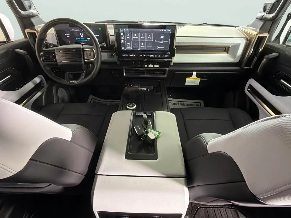 2025 GMC Hummer EV - Image 19 of 20