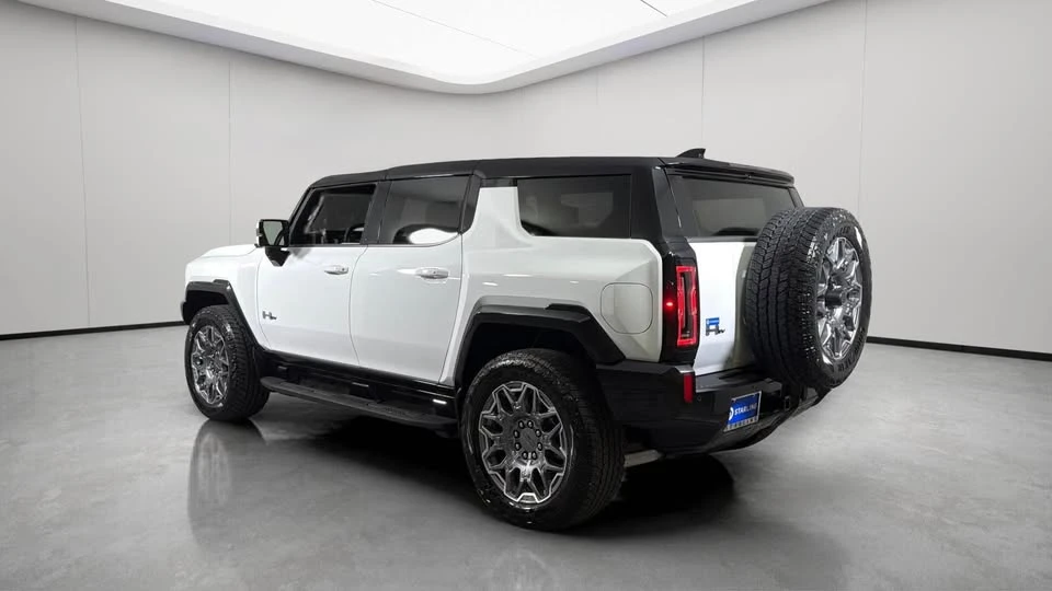 2025 GMC Hummer EV - Image 7 of 20