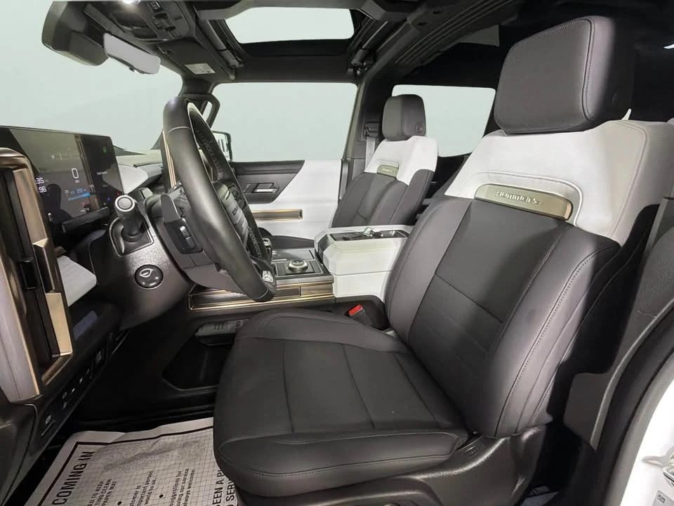2025 GMC Hummer EV - Image 10 of 20