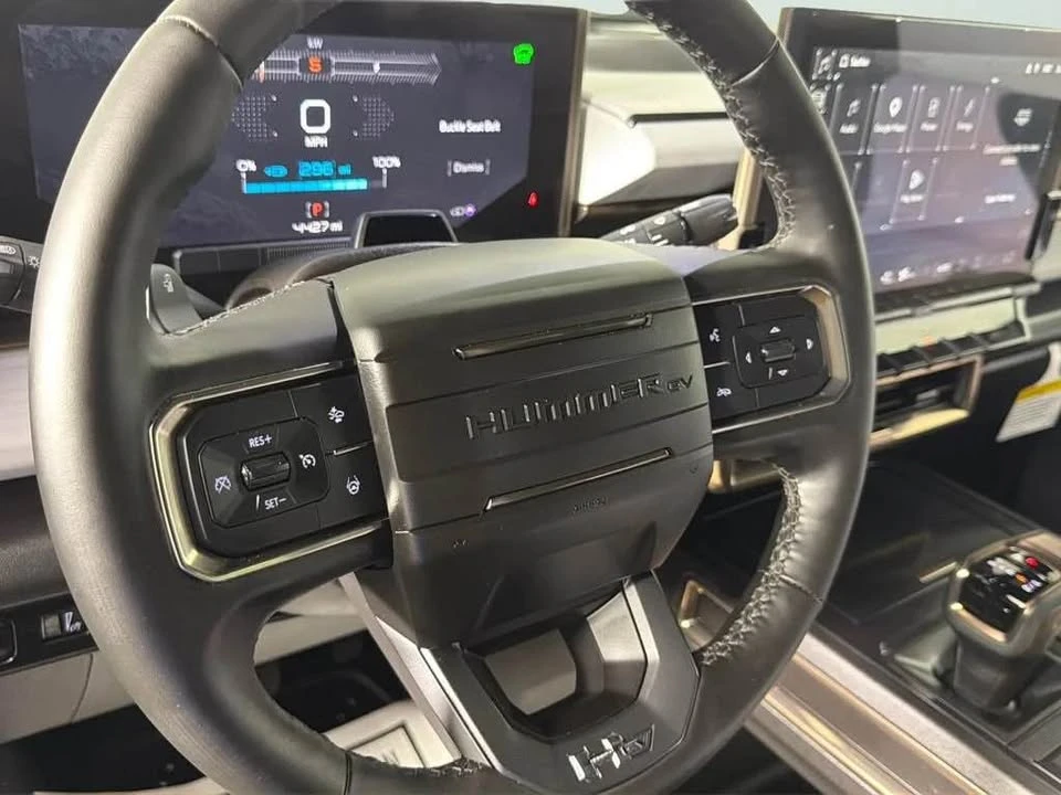 2025 GMC Hummer EV - Image 16 of 20
