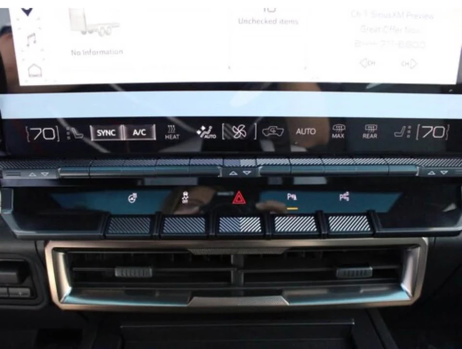 2025 GMC Hummer EV - Image 9 of 18