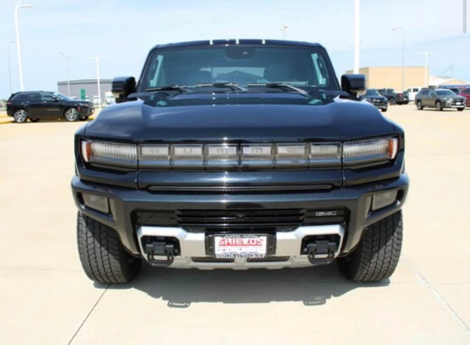 2025 GMC Hummer EV - Image 6 of 18