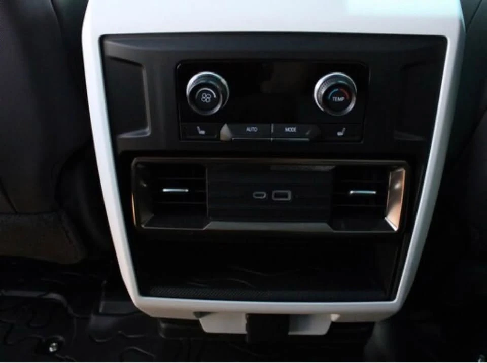 2025 GMC Hummer EV - Image 14 of 18